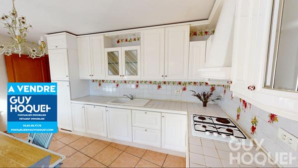 A VENDRE MAISON TERRAIN PISCINE 2 GARAGES