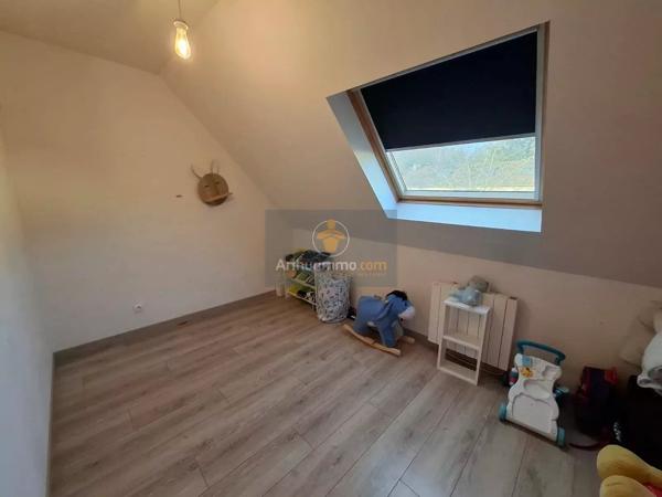 Vente                                                      Maison
                        
                     5 pièces                      102 m2                     à Pommeuse