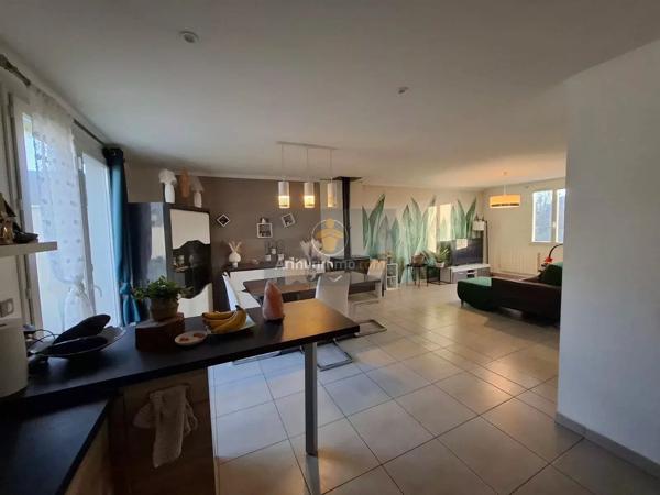 Vente                                                      Maison
                        
                     5 pièces                      102 m2                     à Pommeuse