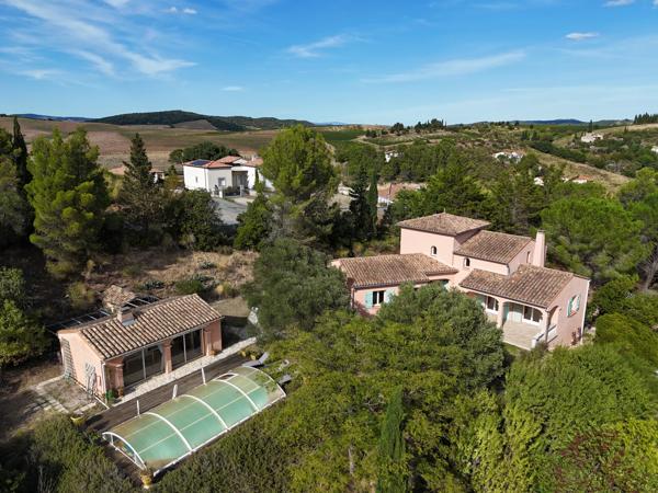 Élégante villa avec vues panoramiques, piscine et jardin méditerranéen – Limoux