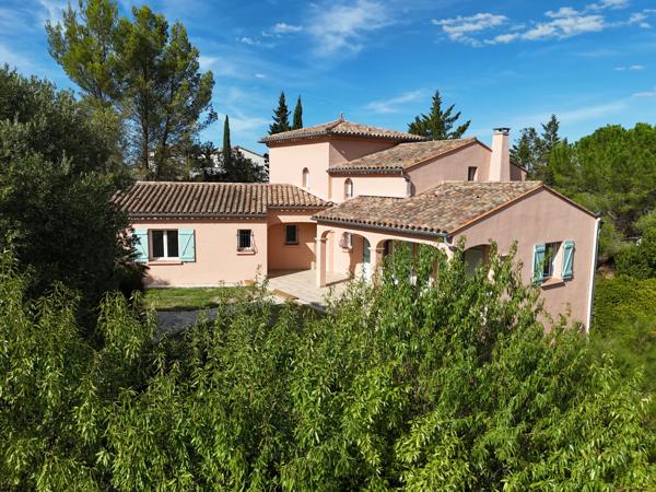Élégante villa avec vues panoramiques, piscine et jardin méditerranéen – Limoux