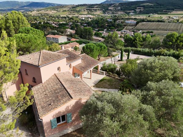 Élégante villa avec vues panoramiques, piscine et jardin méditerranéen – Limoux