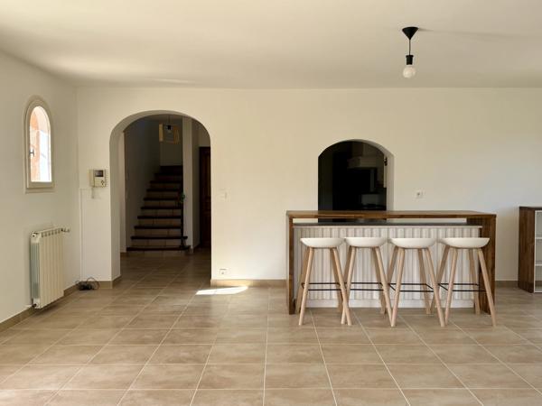 Élégante villa avec vues panoramiques, piscine et jardin méditerranéen – Limoux