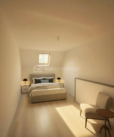Mieux qu’un appartement ! 
En plein cœur du centre-ville de Dammartin-en-Goële, découvrez cette charmante maison de ville pleine de cachet !
Vous profiterez d’un agréable extérieur cosy, parfait pour vos moments de détente, ainsi que d’un garage et d’une buanderie offrant un vrai confort au quotidien.

Au 1er étage, découvrez une cuisine ouverte sur un séjour chaleureux crée un espace de vie convivial et lumineux, une salle d'eau avec wc.
Au 2 ème étage, une belle chambre vous attend dans une atmosphère calme et reposante.

Le tout situé au calme, tout en étant à proximité immédiate des commerces, écoles et commodités.
Une maison fonctionnelle et pleine de charme, offrant les avantages d’une maison sans les contraintes d'une copropriété !
idéale pour une première acquisition ou un investissement.