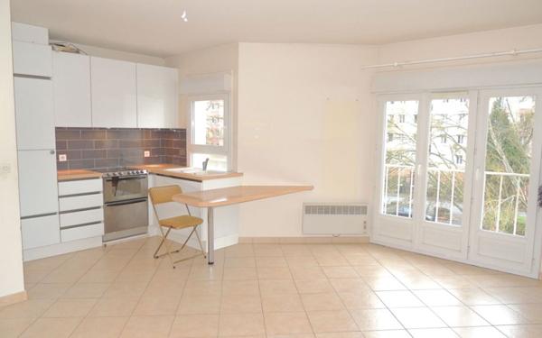 Appartement à louer    1 pièce • 32,12 m2 Athis-Mons