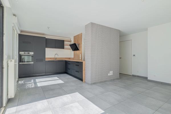 Appartement à vendre 3 pièces TASSIN LA DEMI LUNE (69) Le Bourg sur jardin