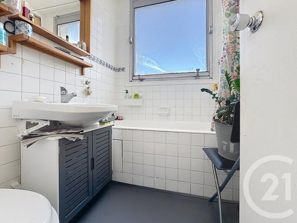 Appartement F3 à vendre  3 pièces - 68 m 2   PARIS  - 75012