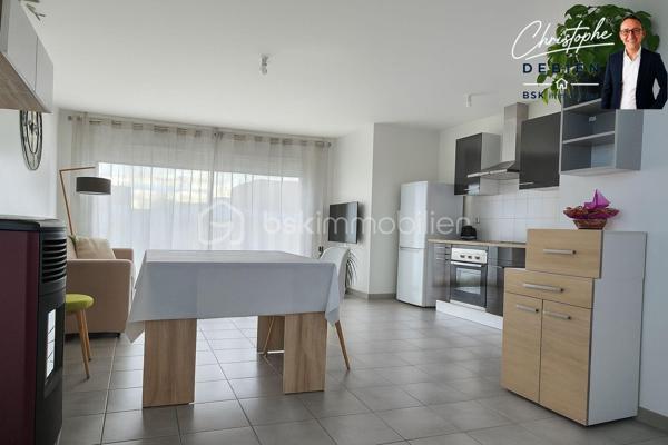 Christophe Debien – BSK Immobilier vous propose une opportunité rare sur le secteur : un charmant pavillon de 48 m² idéalement situé au nord-est de Sainte-Luce-sur-Loire, au fond d’une impasse paisible, dans un environnement recherché.

Vous recherchez un bien fonctionnel, lumineux et sans travaux importants ?

Dès l’entrée, laissez-vous séduire par une agréable pièce de vie exposée plein sud, baignée de lumière naturelle tout au long de la journée.
La cuisine ouverte offre un espace convivial et moderne, parfait pour partager de bons moments en famille ou entre amis.
Le poêle à granulés apporte un véritable confort au quotidien avec une chaleur douce et économique pendant l’hiver.

Côté nuit, vous profitez :
•	d’une chambre confortable, 
•	d’une salle d’eau avec WC, 
•	d’un espace buanderie équipé d’un ballon thermodynamique pour une meilleure maîtrise des dépenses énergétiques. 

Un cadre de vie idéal pour habiter ou investir

Ce pavillon constitue une excellente opportunité pour :
•	une première acquisition, 
•	un investissement locatif, 
•	un pied-à-terre pratique et agréable. 

Un cadre idéal pour profiter des avantages d’une maison tout en bénéficiant d’un environnement calme et structuré.

Une visite pourrait bien provoquer le coup de cœur…

Les biens de ce type sont rares sur le secteur.

Contactez-moi dès maintenant pour obtenir plus d’informations ou organiser une visite.
Je serai ravi de vous accompagner dans votre projet immobilier.

Conformément aux dispositions de la loi ELAN, tout candidat acquéreur est informé de son droit de se faire accompagner, lors de la visite, par un professionnel du bâtiment de son choix.
Il est demandé de signaler préalablement la présence de cet intervenant afin de permettre l’organisation de la visite dans des conditions adaptées.