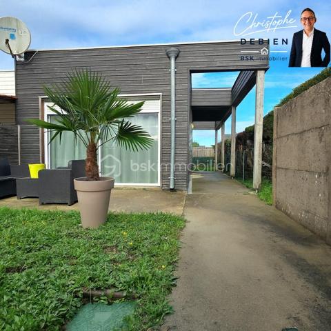 Christophe Debien – BSK Immobilier vous propose une opportunité rare sur le secteur : un charmant pavillon de 48 m² idéalement situé au nord-est de Sainte-Luce-sur-Loire, au fond d’une impasse paisible, dans un environnement recherché.

Vous recherchez un bien fonctionnel, lumineux et sans travaux importants ?

Dès l’entrée, laissez-vous séduire par une agréable pièce de vie exposée plein sud, baignée de lumière naturelle tout au long de la journée.
La cuisine ouverte offre un espace convivial et moderne, parfait pour partager de bons moments en famille ou entre amis.
Le poêle à granulés apporte un véritable confort au quotidien avec une chaleur douce et économique pendant l’hiver.

Côté nuit, vous profitez :
•	d’une chambre confortable, 
•	d’une salle d’eau avec WC, 
•	d’un espace buanderie équipé d’un ballon thermodynamique pour une meilleure maîtrise des dépenses énergétiques. 

Un cadre de vie idéal pour habiter ou investir

Ce pavillon constitue une excellente opportunité pour :
•	une première acquisition, 
•	un investissement locatif, 
•	un pied-à-terre pratique et agréable. 

Un cadre idéal pour profiter des avantages d’une maison tout en bénéficiant d’un environnement calme et structuré.

Une visite pourrait bien provoquer le coup de cœur…

Les biens de ce type sont rares sur le secteur.

Contactez-moi dès maintenant pour obtenir plus d’informations ou organiser une visite.
Je serai ravi de vous accompagner dans votre projet immobilier.

Conformément aux dispositions de la loi ELAN, tout candidat acquéreur est informé de son droit de se faire accompagner, lors de la visite, par un professionnel du bâtiment de son choix.
Il est demandé de signaler préalablement la présence de cet intervenant afin de permettre l’organisation de la visite dans des conditions adaptées.