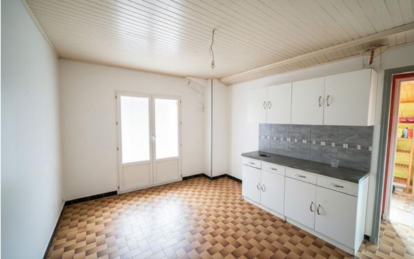 Maison à vendre    6 pièces • 180 m2 Aspres-sur-Buëch