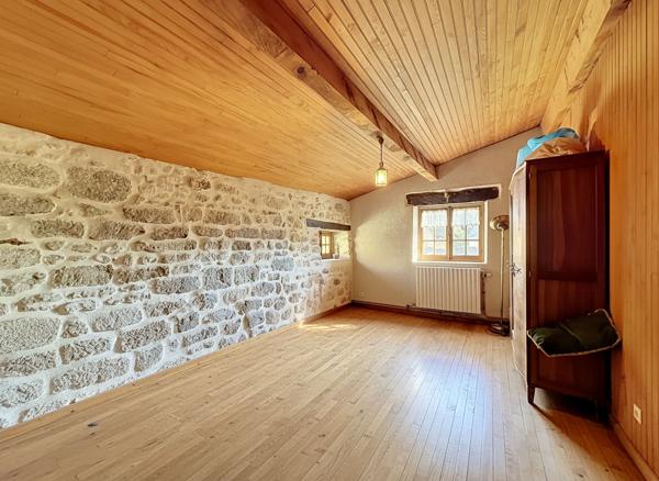 MAISON DE VILLAGE 5 CHAMBRES DANS LE CENTRE DE GRANE