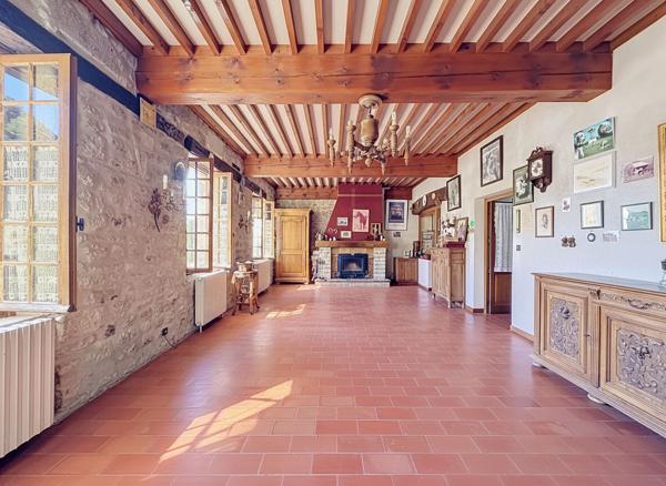 MAISON DE VILLAGE 5 CHAMBRES DANS LE CENTRE DE GRANE