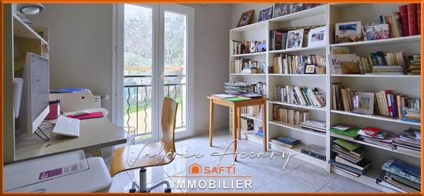 Rocbaron : Maison individuelle de 202 m² sur un terrain de 1703 m² avec 6 chambres, piscine, garage, T2 indépendant…...