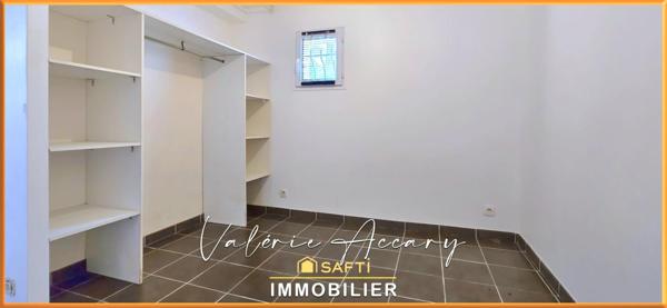 Rocbaron : Maison individuelle de 202 m² sur un terrain de 1703 m² avec 6 chambres, piscine, garage, T2 indépendant…...