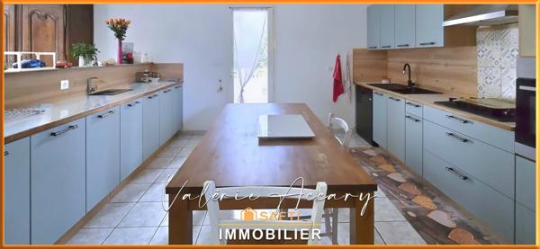 Rocbaron : Maison individuelle de 202 m² sur un terrain de 1703 m² avec 6 chambres, piscine, garage, T2 indépendant…...