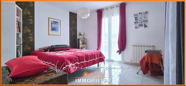 Rocbaron : Maison individuelle de 202 m² sur un terrain de 1703 m² avec 6 chambres, piscine, garage, T2 indépendant…...