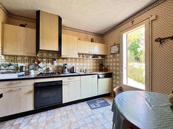 A vendre, à 5 minutes de PERIGUEUX  (24000), très jolie Maison type 4 avec jardin et garage