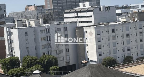 À vendre Studio 31.7 m² - Evry 91000