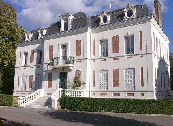 F3 dans immeuble fin Second Empire entièrement rénové à DOURDAN (91410)