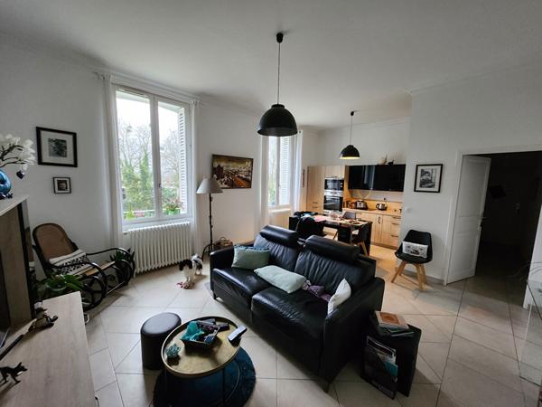 F3 dans immeuble fin Second Empire entièrement rénové à DOURDAN (91410)