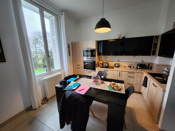 F3 dans immeuble fin Second Empire entièrement rénové à DOURDAN (91410)