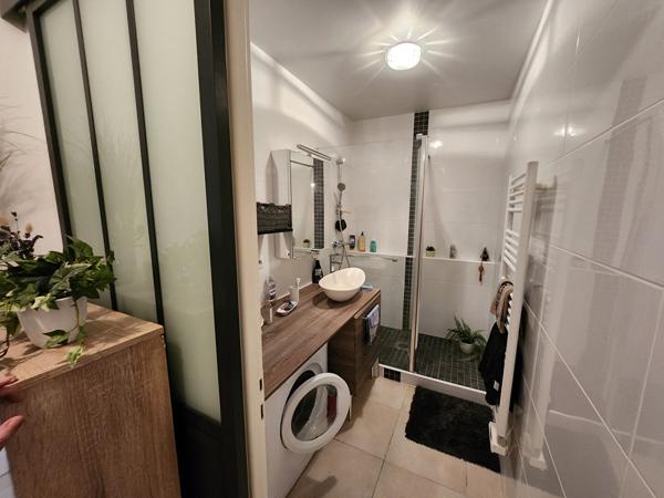 F3 dans immeuble fin Second Empire entièrement rénové à DOURDAN (91410)