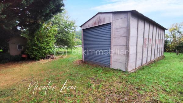 Terrain de 2 210 m²