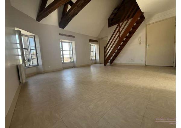 Appartement lumineux avec mezzanine Chemillé centre