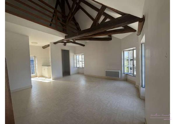 Appartement lumineux avec mezzanine Chemillé centre