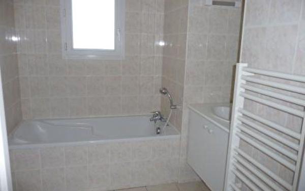 Appartement à louer    3 pièces • 65,99 m2 Fleury-les-Aubrais