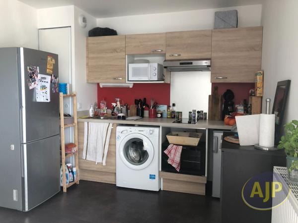 Appartement à louer Ares : 2 pièces, 42m² avec 1 chambre(s) à 745€ - AJP Immobilier Andernos les Bains