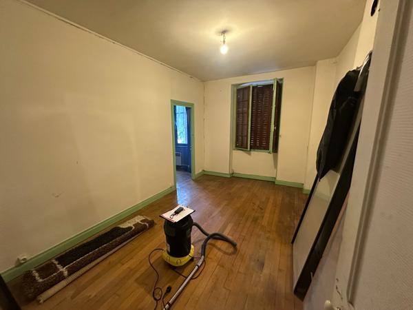 Immeuble Pougues Les Eaux 5 pièce(s) 192 m2