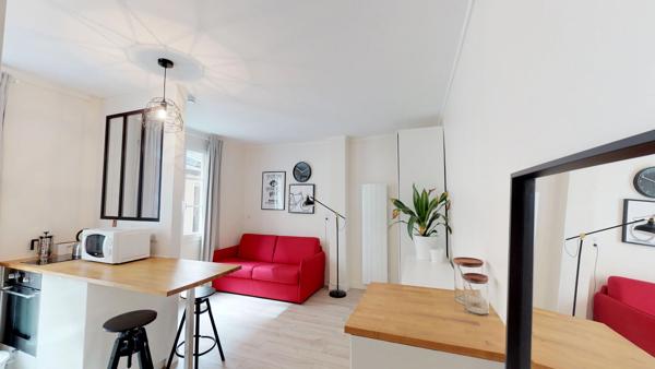PARIS 10eme RUE SAINTE-MARTHE -STUDIO AU CALME