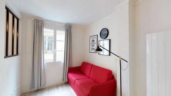 PARIS 10eme RUE SAINTE-MARTHE -STUDIO AU CALME