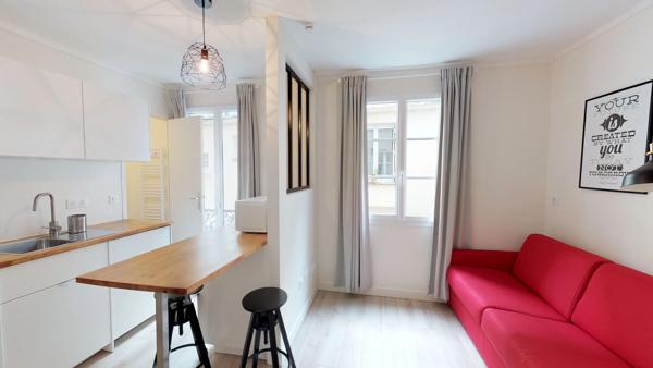 PARIS 10eme RUE SAINTE-MARTHE -STUDIO AU CALME