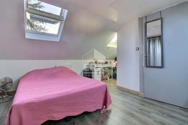 Maison à vendre à Mériel - 5 pièces, 4 chambres, excellente condition