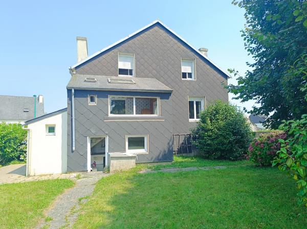 29530  Plonevez du Faou maison 4 chambres sous sol complet à remettre au goût du jour