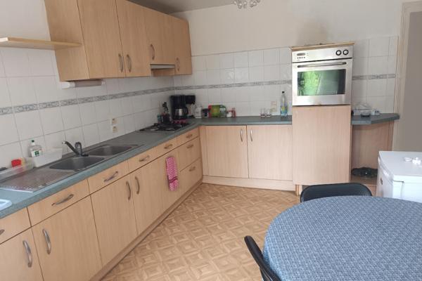 29530  Plonevez du Faou maison 4 chambres sous sol complet à remettre au goût du jour