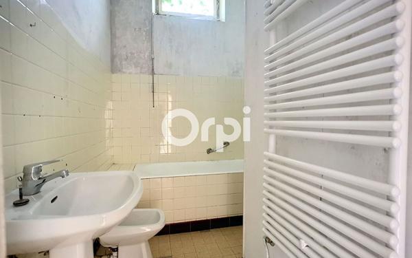 Maison à vendre    4 pièces •  Néris-les-Bains