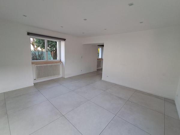 Maison Pusey 5 pièces 126 m2 185 000 euros