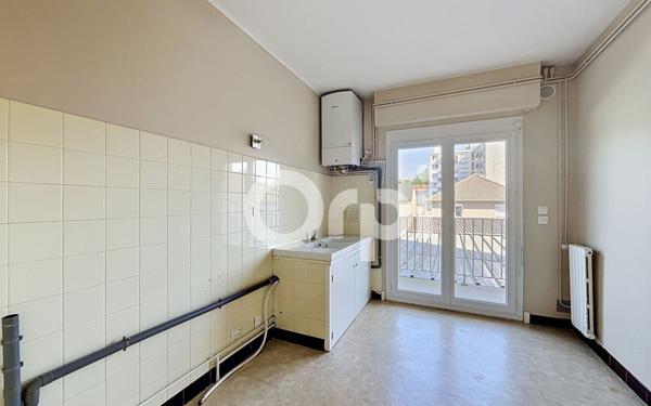 Appartement à louer    3 pièces •  Brive-la-Gaillarde