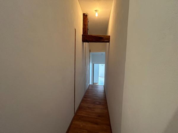 Charmante maison de ville avec local commercial en RDC (vide) dans le centre de Malicorne Sur Sarthe