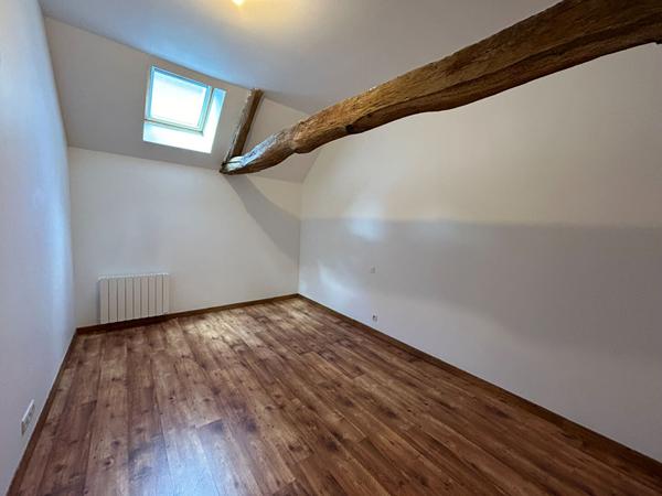 Charmante maison de ville avec local commercial en RDC (vide) dans le centre de Malicorne Sur Sarthe