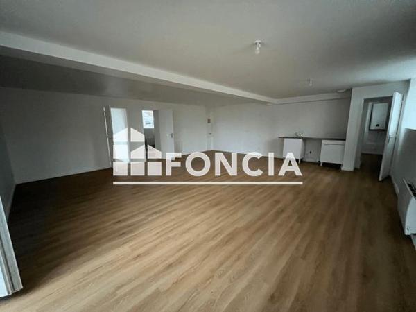 Location Appartement 3 pièces 83.83 m² - LIEU DIT LA CLARTE Kerlaz 29100