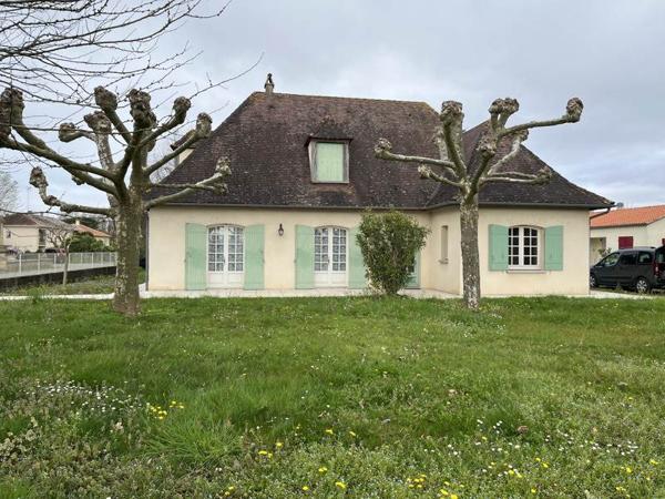 Maison à vendre |  Saint-Pierre-d'Eyraud |  6 pièces | 104 m²