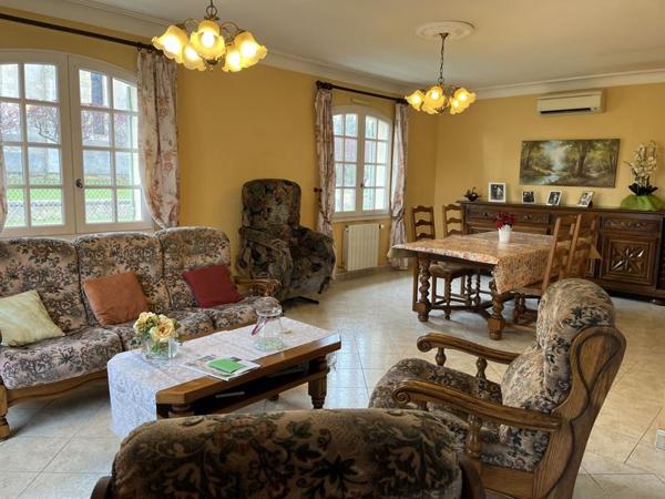 Maison à vendre |  Saint-Pierre-d'Eyraud |  6 pièces | 104 m²