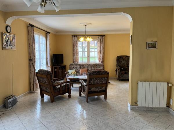 Maison à vendre |  Saint-Pierre-d'Eyraud |  6 pièces | 104 m²
