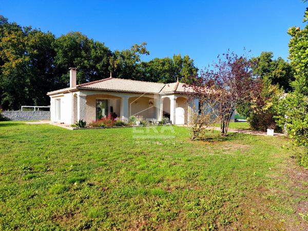 MAISON PROCHE CENTRE-VILLE DE BREUILLET - 4 CHAMBRES - PLAIN-PIED