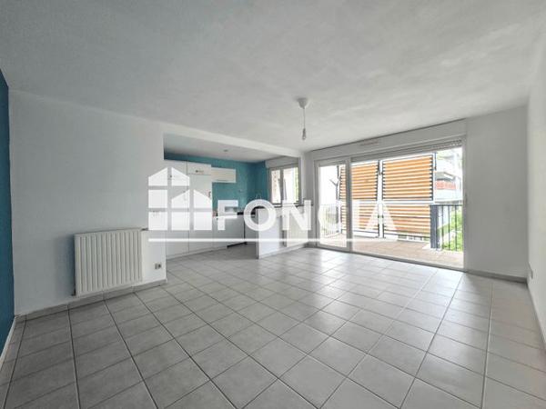 Location Appartement 3 pièces 67.39 m² - MONTEE A Grenoble 38100