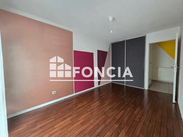 Location Appartement 3 pièces 67.39 m² - MONTEE A Grenoble 38100
